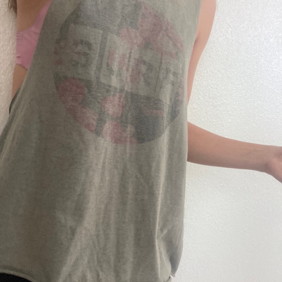 Rip Curl Gray Muscle Tee with Pink Floral Design - Picture 4 of 7